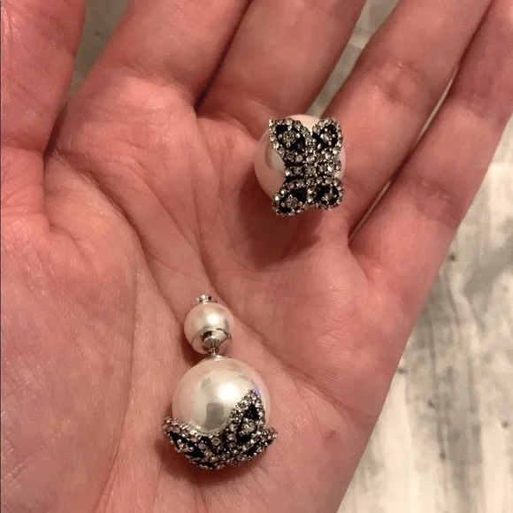Dior Elegant Silver and Pearl earrings - Picture 7 of 7